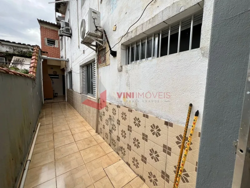 Casa 5 dormitórios no Boqueirão - Praia Grande