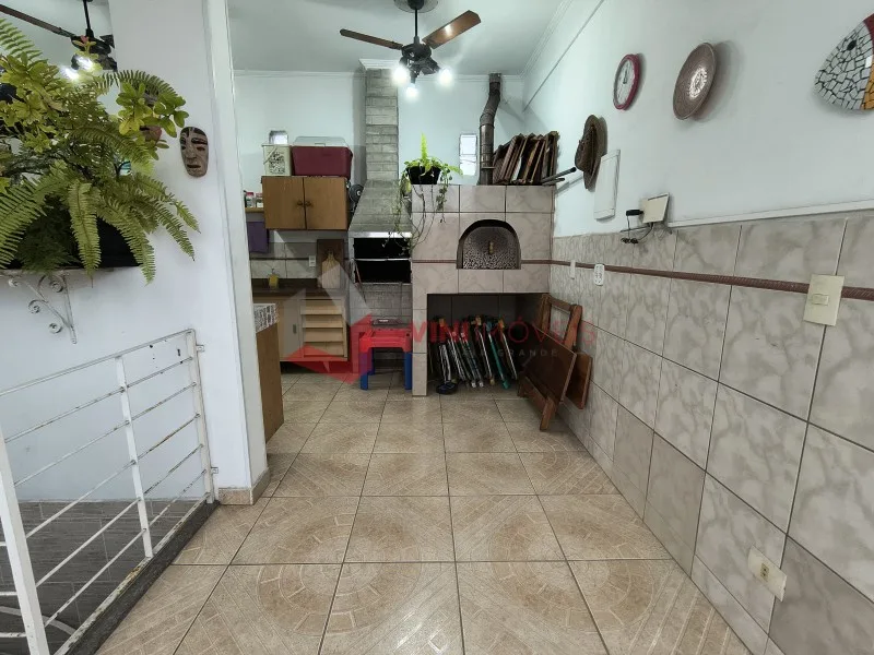 Casa 2 dormitórios no Guilhermina - PRAIA GRANDE