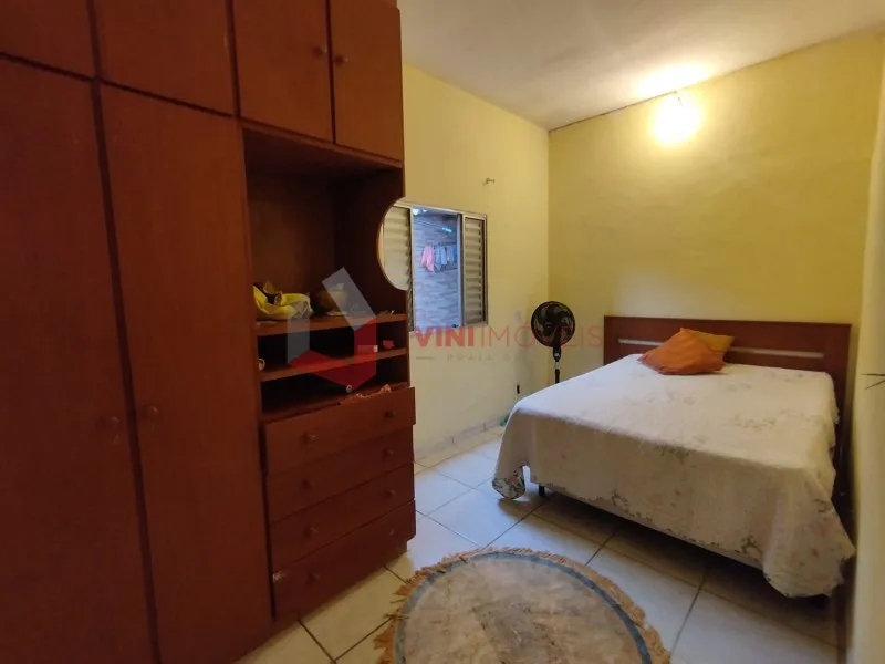 Casa 2 dormitórios no Ocian - Praia Grande