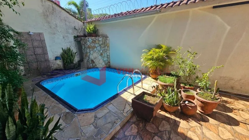 Casa 3 dormitórios no CANTO DO FORTE - PRAIA GRANDE