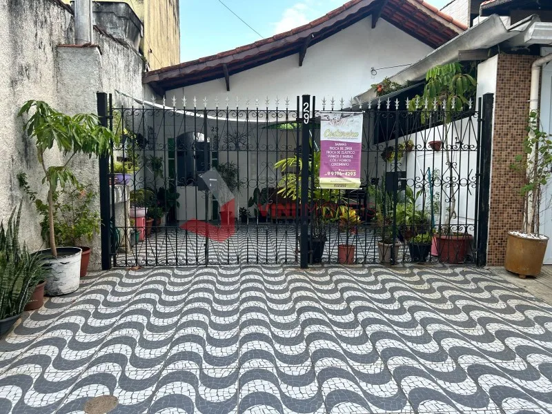 Casa 3 dormitórios no Boqueirao - Praia Grande