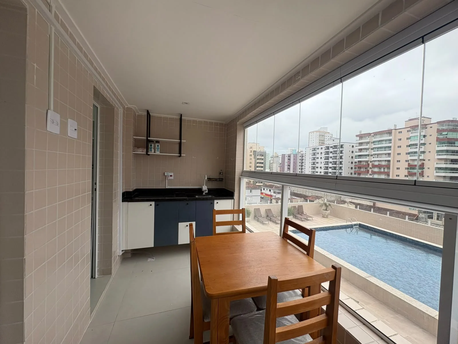Apartamento 2 dorm. (1 suíte), 2 vagas e sacada gourmet no Jd. Guilhermina — foto 4