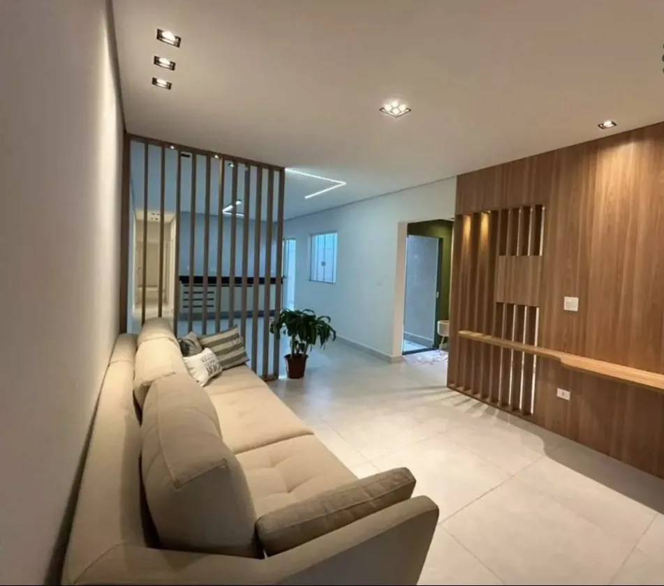 Casa térrea geminada alto padrão na Guilhermina, a 400 m do mar — foto 1