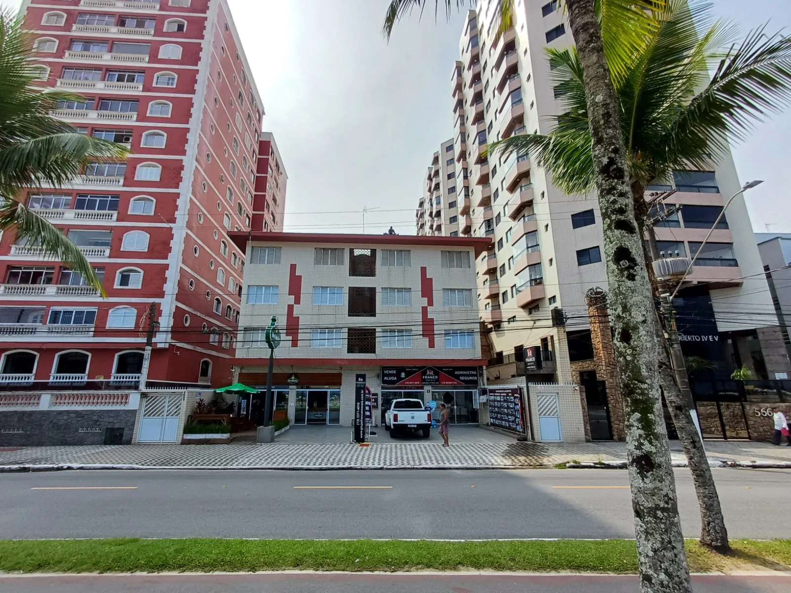 Apartamento Pé na Areia Porteira Fechada na Tupi — foto 8