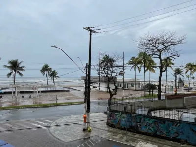 OPORTUNIDADE FRENTE MAR NA OCIAN!! POR APENAS R$299 MIL, PERMITIDO AIRBNB