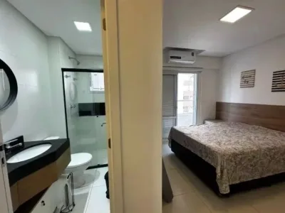 Apartamento próximo da praia, totalmente climatizado com lazer completo e de alto padrão!!!