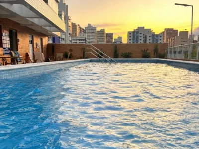 Apartamento próximo da praia, totalmente climatizado com lazer completo e de alto padrão!!!