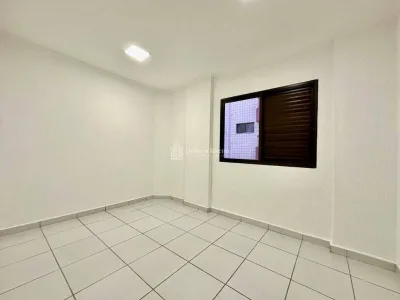 PRÉDIO FRENTE MAR COM VISTA MAR 345MIL 2DORM,1VAGA,LAZER,ACEITA BANCO