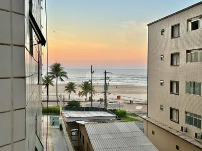 PRÉDIO FRENTE MAR COM VISTA MAR 345MIL 2DORM,1VAGA,LAZER,ACEITA BANCO