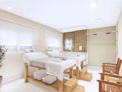 🌊 PÉ NA AREIA EM VILA CAIÇARA | 2 DORMITÓRIOS + SUÍTE | LAZER DE CLUBE | R$ 590 MIL