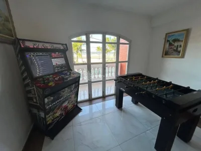 VISTA MAR !! APENAS R$ 550 MIL. PÉ NA AREIA 2 SUITES LAVABO TODO MOBILIADO.