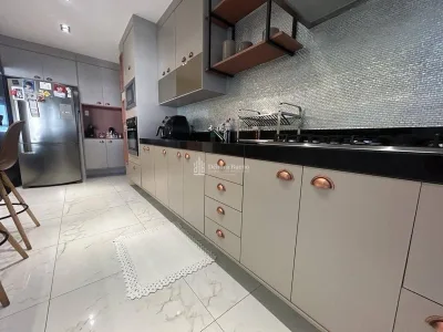 LUXO NO CANTO DO FORTE | 3 dorm, 2 suítes, sacada gourmet, planejados, 2 vagas