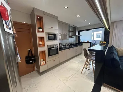 LUXO NO CANTO DO FORTE | 3 dorm, 2 suítes, sacada gourmet, planejados, 2 vagas