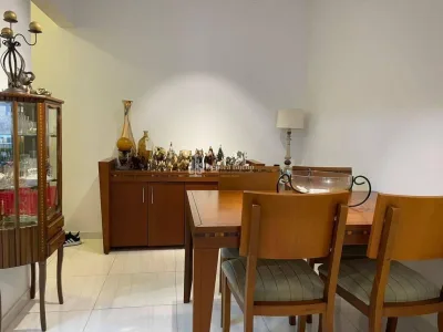 Apto Guilhermina 2 dorm, 1 suíte, Lazer completo, 2 Vagas Demarcadas.