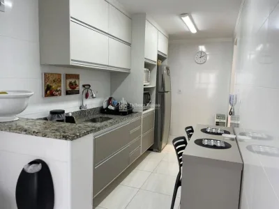 Apto Guilhermina 2 dorm, 1 suíte, Lazer completo, 2 Vagas Demarcadas.