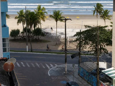 Seu Novo Lar de 3 Dormts na Quadra da Praia está Aqui!