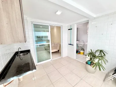NA PRAIA ,3 DORM ,1 SUÍTE, 2 VAGAS, APENAS R$ 550MIL