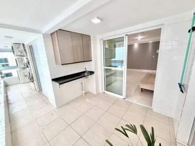 NA PRAIA ,3 DORM ,1 SUÍTE, 2 VAGAS, APENAS R$ 550MIL