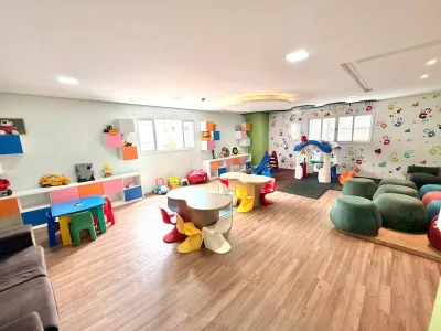 NA PRAIA ,3 DORM ,1 SUÍTE, 2 VAGAS, APENAS R$ 550MIL