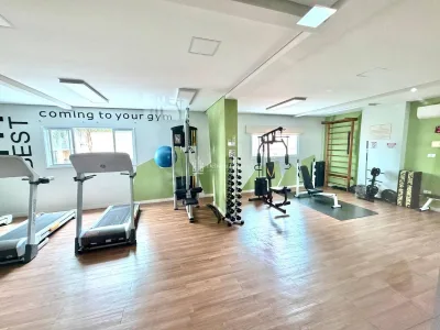 NA PRAIA ,3 DORM ,1 SUÍTE, 2 VAGAS, APENAS R$ 550MIL