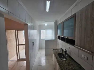 🏖️ Vila Caiçara 1 Dorm com Sacada Gourmet e Piscina a Poucos Passos da Praia 🌊