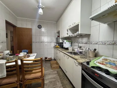 OPORTUNIDADE R$ 650 MIL A POUCO PASSOS DA PRAIA APARTAMENTO DE 3 DORMITORIOS LAZER COMPLETO