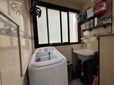 Quadra da Praia- 1 dorm - 1 banheiro -2 sacadas - Mobiliado - Lazer R$340 Mil.