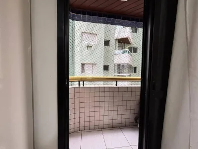 Quadra da Praia- 1 dorm - 1 banheiro -2 sacadas - Mobiliado - Lazer R$340 Mil.