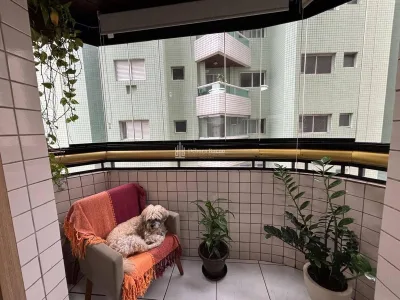 Quadra da Praia- 1 dorm - 1 banheiro -2 sacadas - Mobiliado - Lazer R$340 Mil.