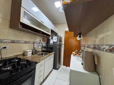 Quadra da Praia- 1 dorm - 1 banheiro -2 sacadas - Mobiliado - Lazer R$340 Mil.