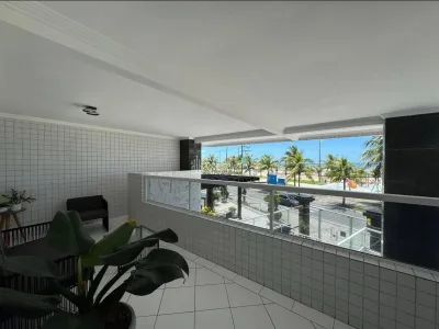 Frente Mar- 2 dorm - 1 suíte - sacada gourmet - mobiliado - 1 vaga R$670 Mil.