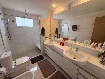 SOFISITICADO, 4 DORMT CANTO DO FORTE VISTA MAR TODO MOBILIADO! LAZER CLUBE