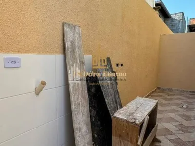 Casa de Condominio com Quintal 2 Dormitorios 1 Vaga de Garagem por R$ 250 Mil