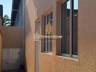 Casa de Condominio com Quintal 2 Dormitorios 1 Vaga de Garagem por R$ 250 Mil