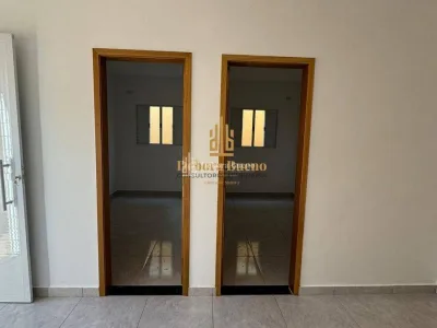 Casa de Condominio com Quintal 2 Dormitorios 1 Vaga de Garagem por R$ 250 Mil