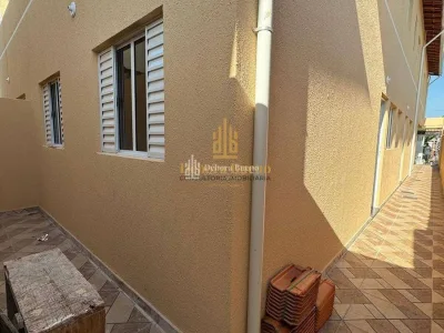 Casa de Condominio com Quintal 2 Dormitorios 1 Vaga de Garagem por R$ 250 Mil