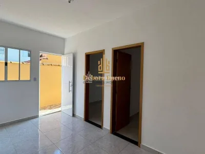 Casa de Condominio com Quintal 2 Dormitorios 1 Vaga de Garagem por R$ 250 Mil