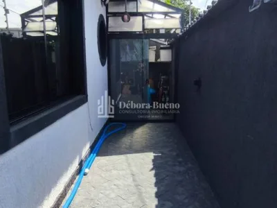 CASA COM PISCINA FRENTE MAR !!! 3 DORMITORIOS OTIMA LOCALIZAÇÃO