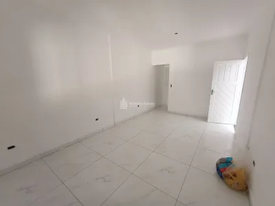 CASA 2 SUITES PROX. A PRAIA REFORMADA APENAS R$ 300 MIL DE ENTRADA !!!