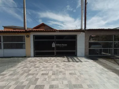 CASA 2 SUITES PROX. A PRAIA REFORMADA APENAS R$ 300 MIL DE ENTRADA !!!