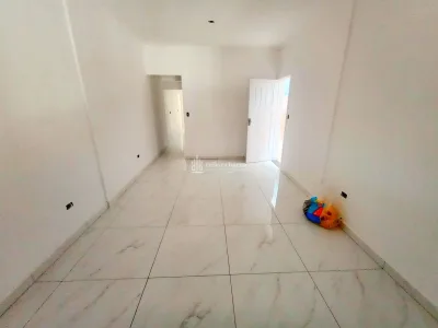CASA 2 SUITES PROX. A PRAIA REFORMADA APENAS R$ 300 MIL DE ENTRADA !!!