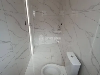 CASA 2 SUITES PROX. A PRAIA REFORMADA APENAS R$ 300 MIL DE ENTRADA !!!