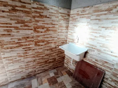 CASA 2 SUITES PROX. A PRAIA REFORMADA APENAS R$ 300 MIL DE ENTRADA !!!