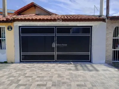 CASA 2 SUITES PROX. A PRAIA REFORMADA APENAS R$ 300 MIL DE ENTRADA !!!