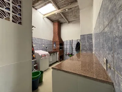 Tupi | Casa - 2 dorm - 2 banheiros - 2 vagas - churrasqueira - Lado praia R$450 Mil