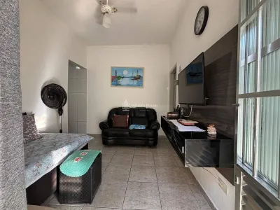 Tupi | Casa - 2 dorm - 2 banheiros - 2 vagas - churrasqueira - Lado praia R$450 Mil