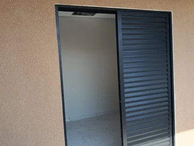 Lindo | Sobrado individual triplex | 3 suítes | local privilegiado
