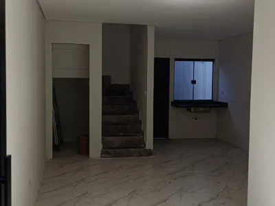Lindo | Sobrado individual triplex | 3 suítes | local privilegiado