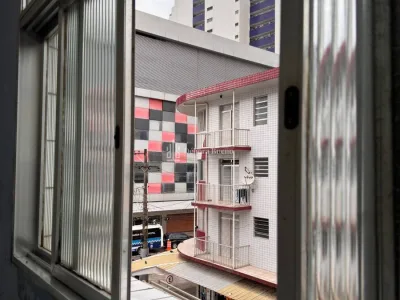 BOQUEIRÃO KITENET 1 DORM, UMA SALA AMPLA, NO CENTRO FARTE DE COMERCIO