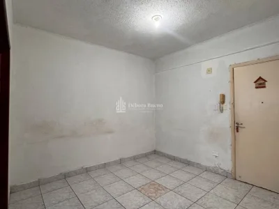 BOQUEIRÃO KITENET 1 DORM, UMA SALA AMPLA, NO CENTRO FARTE DE COMERCIO
